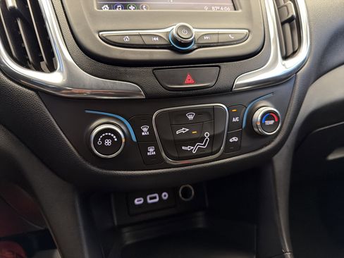 Used 2020 Chevrolet Equinox LT image 21