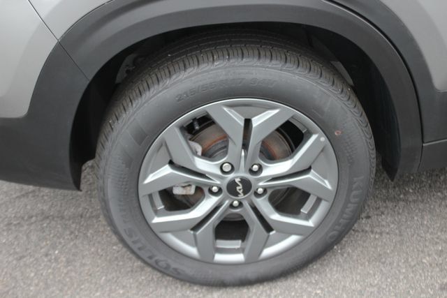 Used 2025 Kia Seltos LX AWD/4WD image 36