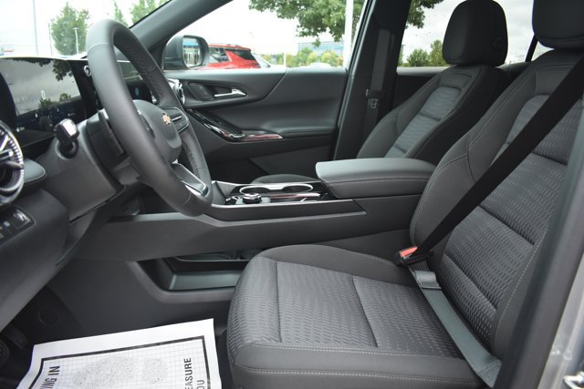New 2027 Chevrolet Equinox LT w/ Safety and Technology Package FWD image 13