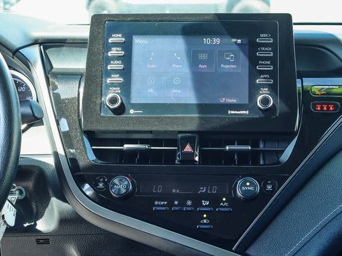 Used 2022 Toyota Camry LE FWD image 7