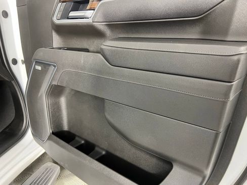 Used 2025 GMC Sierra 3500 SLT w/ SLT Premium Package image 33