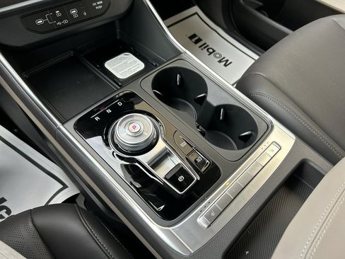 New 2026 Kia Carnival EX FWD image 24