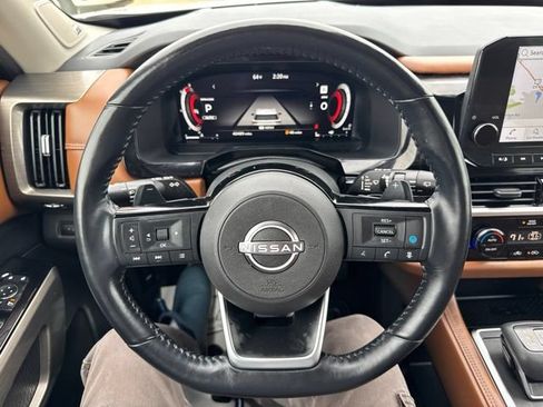 Used 2023 Nissan Pathfinder Platinum AWD/4WD image 15