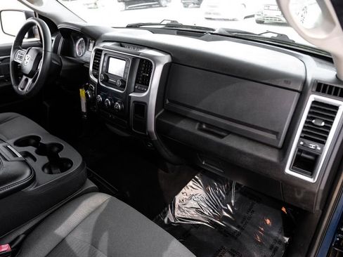 Used 2021 RAM 1500 Classic SLT image 9