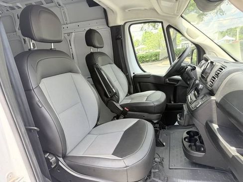 Used 2025 RAM ProMaster 2500 w/ Convenience Group FWD image 24