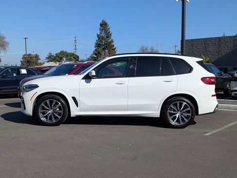 Certified 2022 BMW X5 xDrive40i w/ M Sport Package image 9