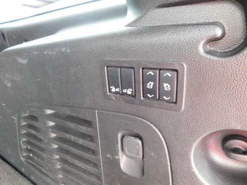 Used 2018 Chevrolet Suburban Premier image 23