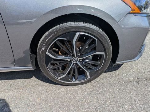 Used 2025 Nissan Altima 2.5 SR image 12