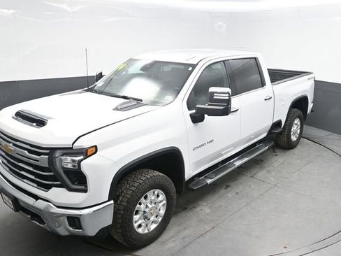 Used 2024 Chevrolet Silverado 2500 LTZ AWD/4WD image 25