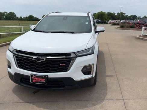 Used 2023 Chevrolet Traverse RS FWD image 4