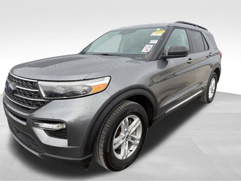 Used 2023 Ford Explorer XLT w/ Equipment Group 202A AWD/4WD image 11