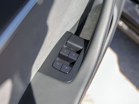 Used 2025 Tesla Model 3 Long Range image 21