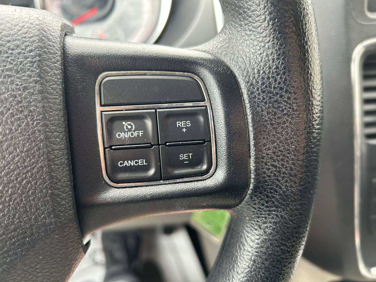 Used 2014 Dodge Grand Caravan SXT FWD image 18