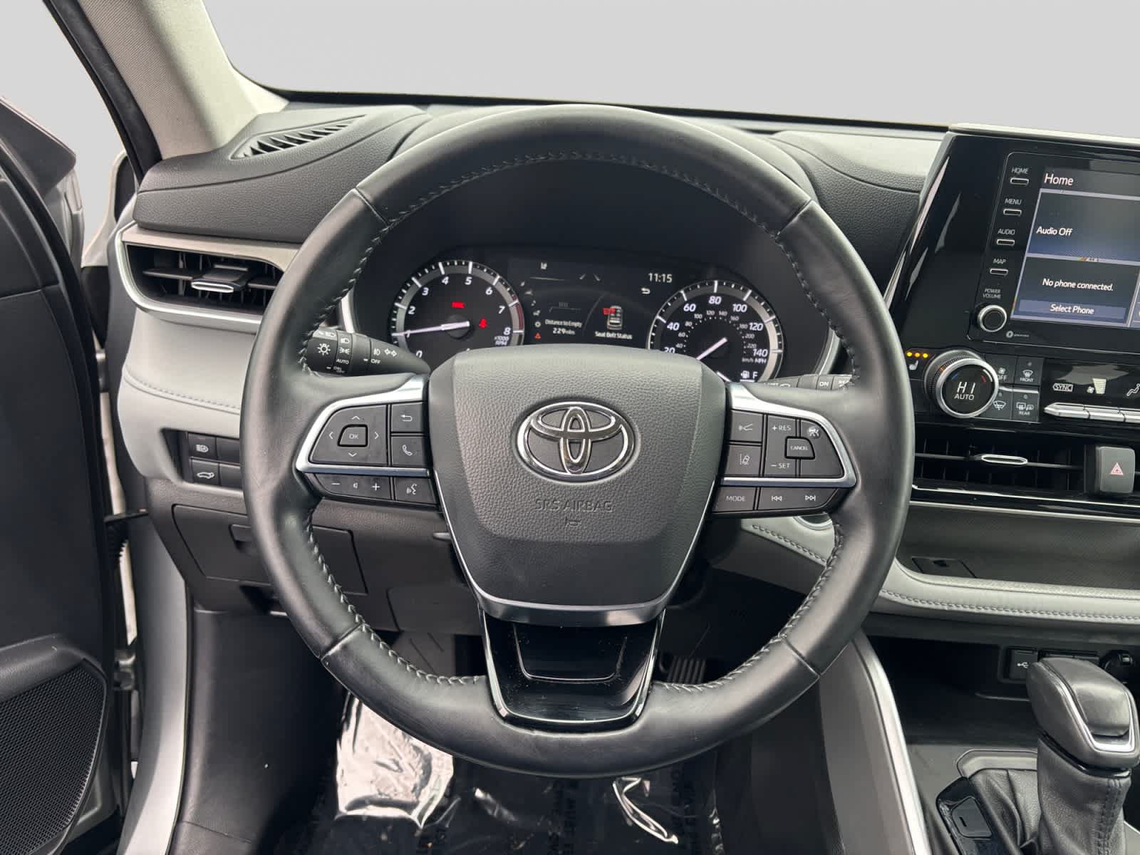 Used 2021 Toyota Highlander XLE AWD/4WD image 11