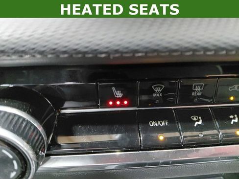 Used 2025 Chevrolet Equinox LT image 4