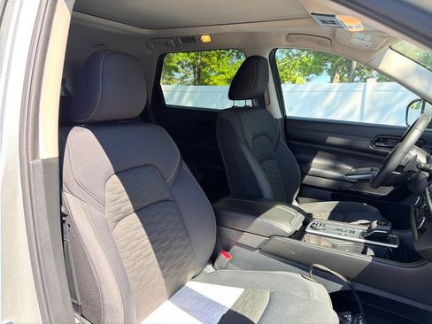 Used 2025 Nissan Pathfinder SV w/ SV Premium Package AWD/4WD image 52