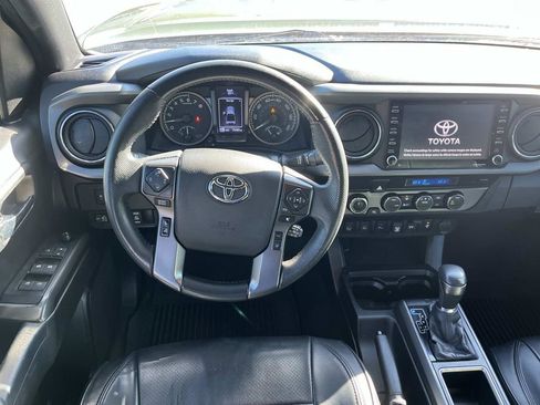 Used 2021 Toyota Tacoma TRD Off-Road w/ Technology Package image 11