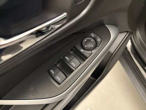 Used 2024 Chevrolet Trax LS FWD image 11