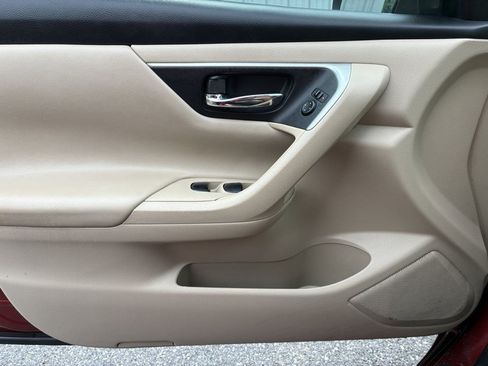 Used 2017 Nissan Altima 2.5 S w/ Power Driver Seat Package FWD image 14