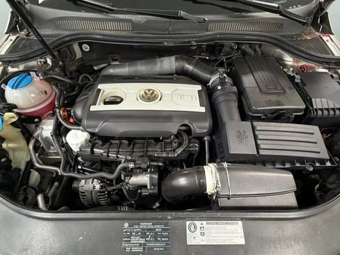 Used 2010 Volkswagen CC Sport FWD image 20