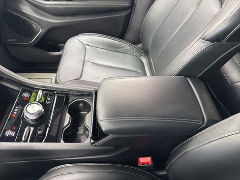 Used 2024 Jeep Grand Cherokee Overland w/ Trailer Tow Package image 36