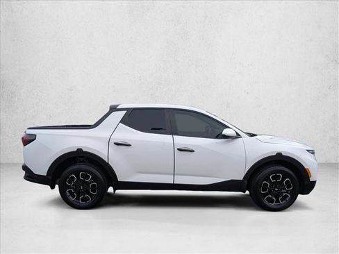 Used 2023 Hyundai Santa Cruz SE FWD image 4