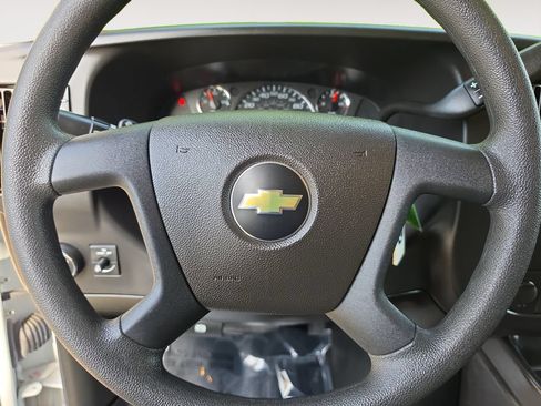 Used 2021 Chevrolet Express 2500 RWD image 12