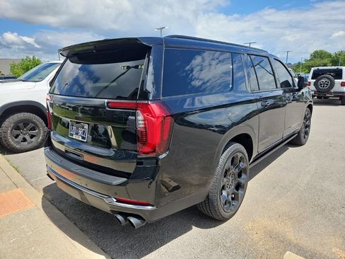 Used 2025 GMC Yukon XL Denali Ultimate AWD/4WD image 6