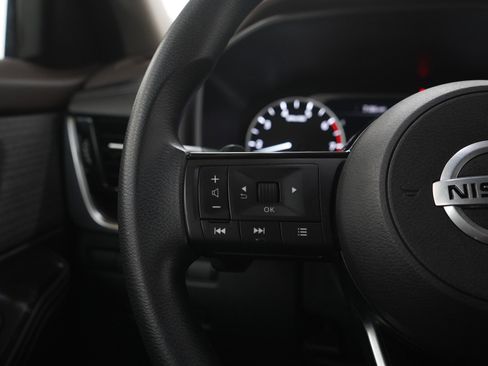 Used 2021 Nissan Rogue SV AWD/4WD image 26