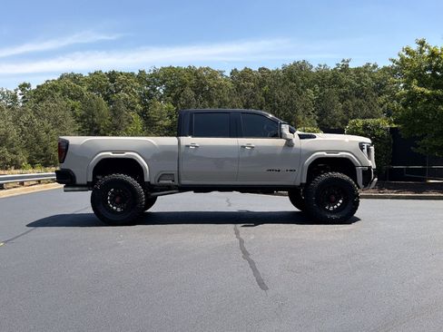 Used 2026 GMC Sierra 2500 AT4X w/ LPO, Black Badging Package AWD/4WD image 5