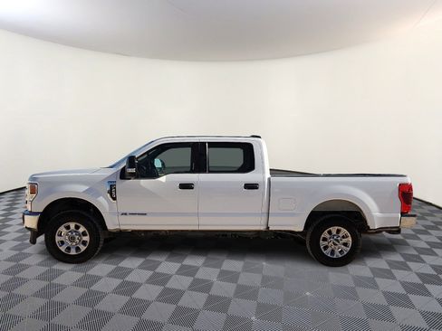 Used 2022 Ford F250 XLT w/ XLT Value Package AWD/4WD image 2