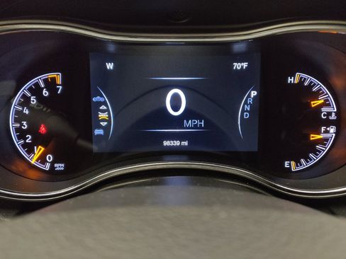Used 2021 Jeep Grand Cherokee Laredo X RWD image 23