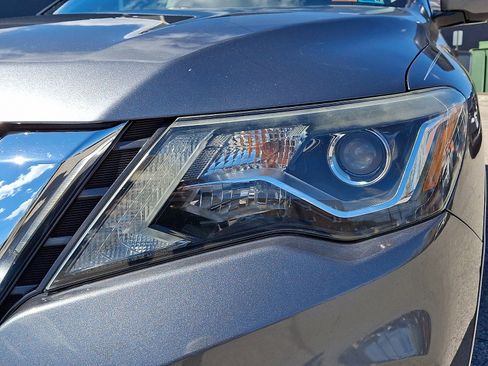 Used 2017 Nissan Pathfinder SL image 9