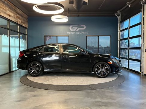 Used 2021 Honda Civic Sport image 2