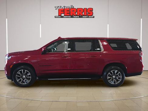 Used 2022 Chevrolet Suburban LT image 8