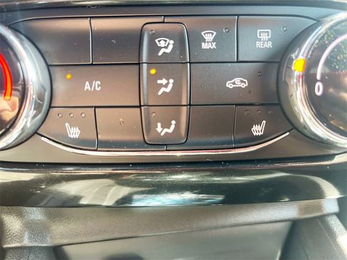 Used 2025 Chevrolet TrailBlazer RS w/ Driver Confidence Package image 20