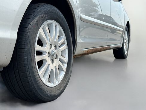 Used 2008 Toyota Sienna CE FWD image 15