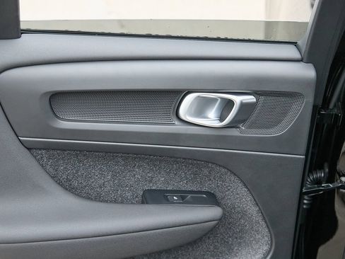 New 2026 Volvo XC40 B4 Plus w/ Climate Package image 17