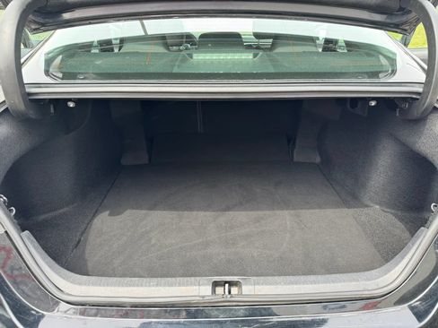 Used 2018 Toyota Camry LE FWD image 13