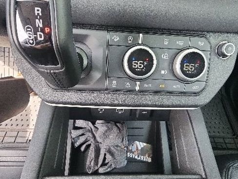 Used 2023 Land Rover Defender 110 S AWD/4WD image 30