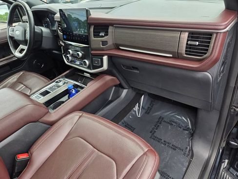 Used 2024 Ford Expedition Limited RWD image 17