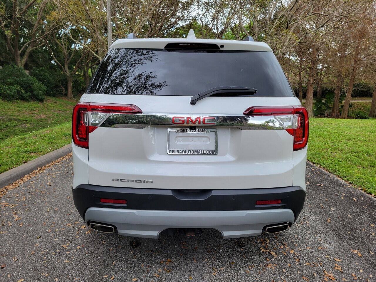 Used 2021 GMC Acadia SLT w/ Trailering Package FWD image 6