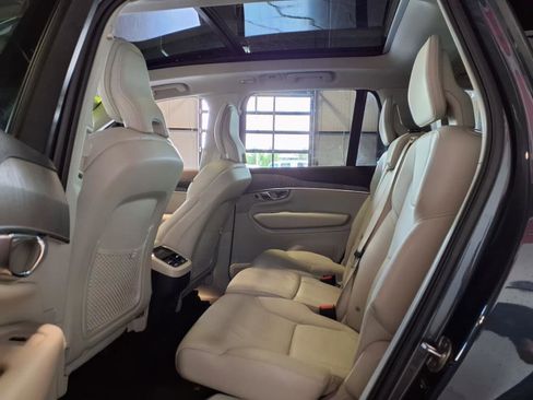 Used 2023 Volvo XC90 B6 Plus image 16