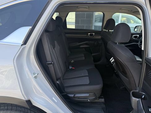 Used 2022 Kia Sorento LX AWD/4WD image 37
