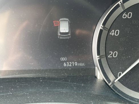 Used 2023 Toyota Highlander LE image 14