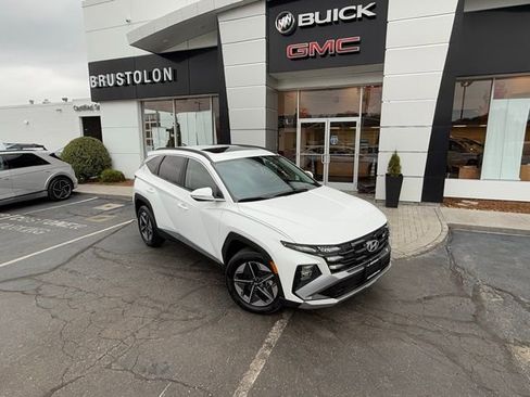 Used 2025 Hyundai Tucson SEL image 2