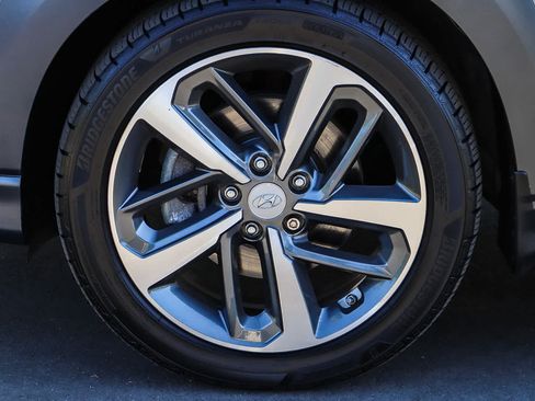 Used 2021 Hyundai Kona Limited w/ Cargo Package AWD/4WD image 9