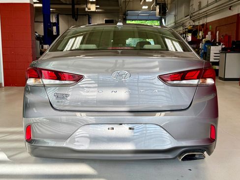 Used 2019 Hyundai Sonata SE w/ Cargo Package FWD image 6