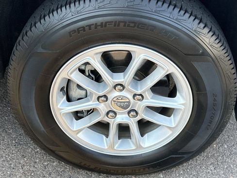 Used 2018 Jeep Grand Cherokee Laredo RWD image 7