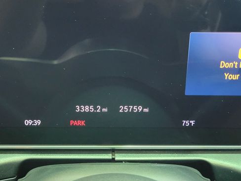 Used 2025 Mercedes-Benz C 300 Sedan image 20